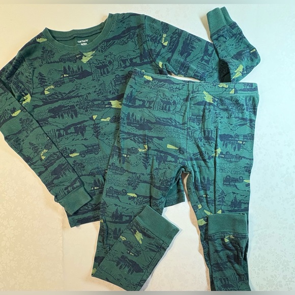 Bundle EUC Tops Button Down & Fleece; 2 GUC Pajamas Cars & Christmas/Santas - Picture 10 of 16